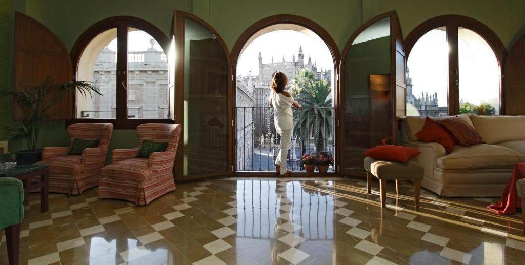 Alcazar Hotel