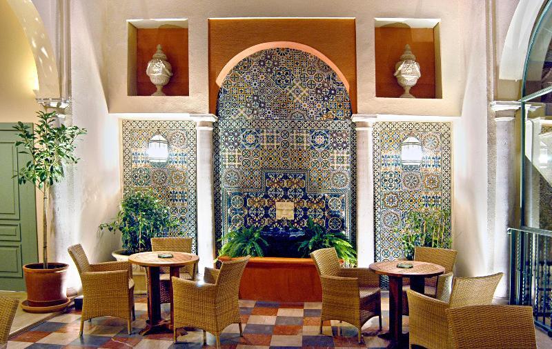 Alcazar Hotel